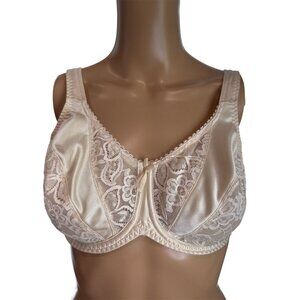 Women's Bali Underwire Lace Vintage Bra, size 36D/D80